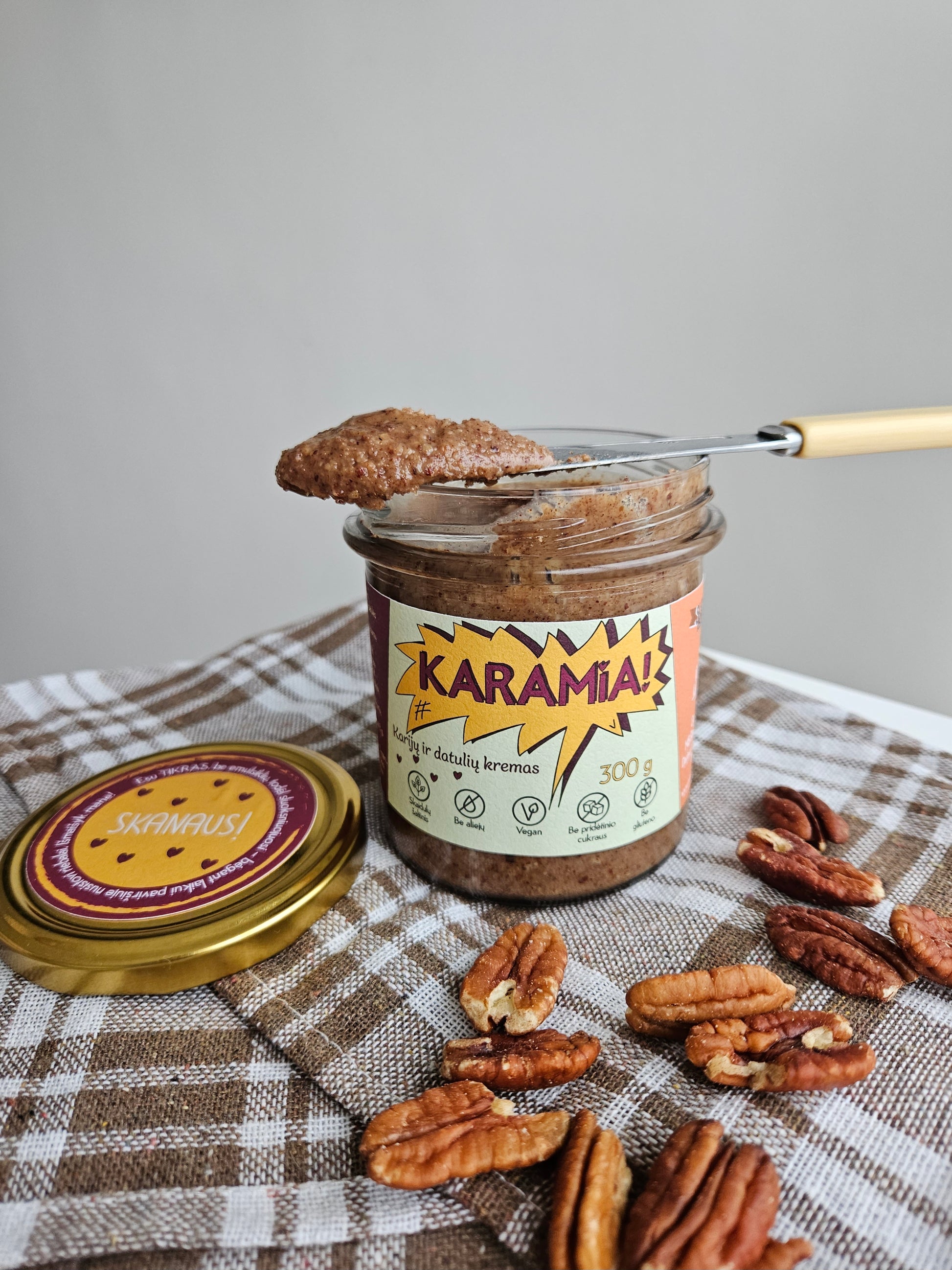 Karijų riešutų ir datulių kremas KARAMIA
