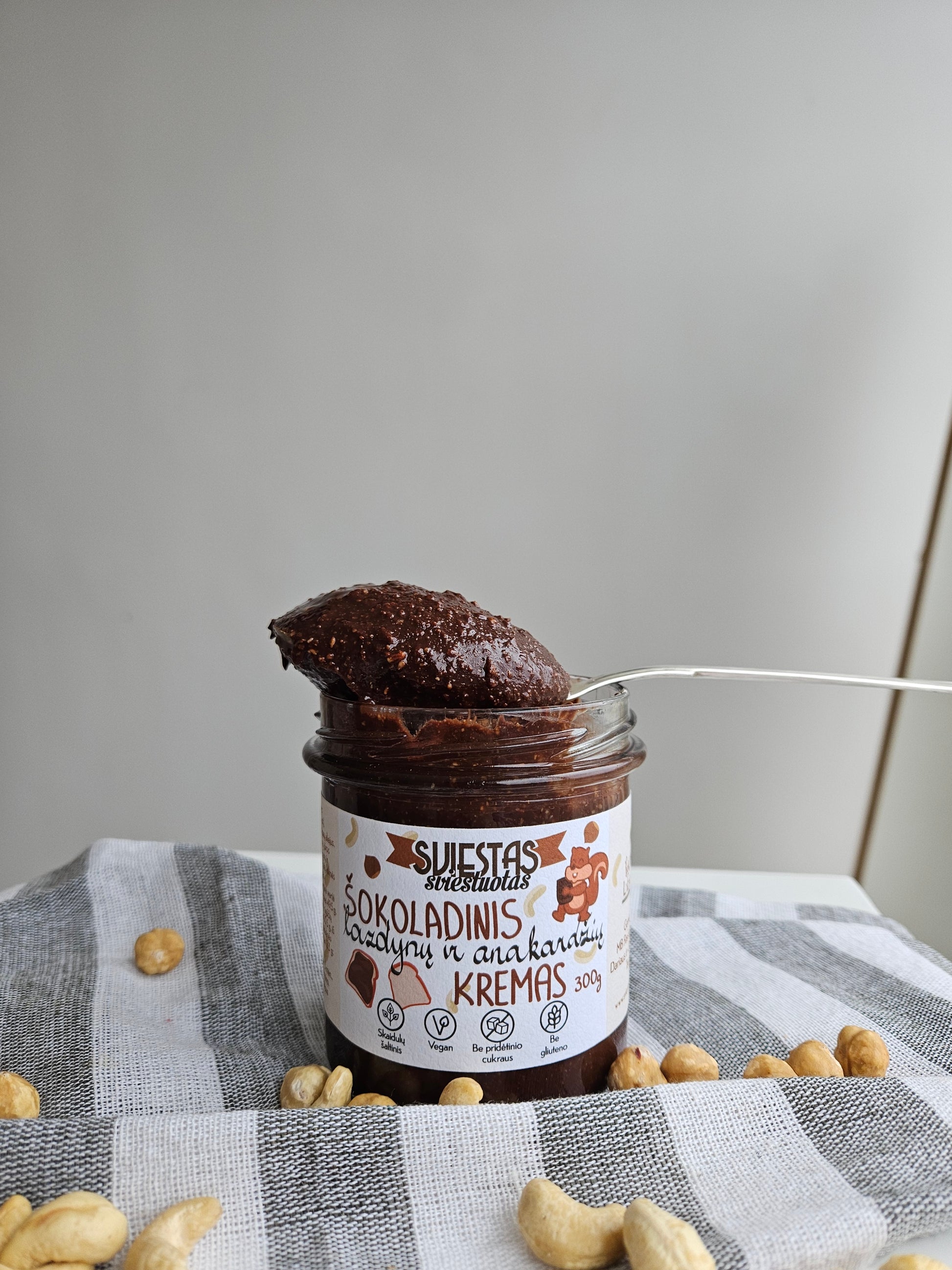 Šokoladinis lazdyno ir anakardžių riešutų kremas