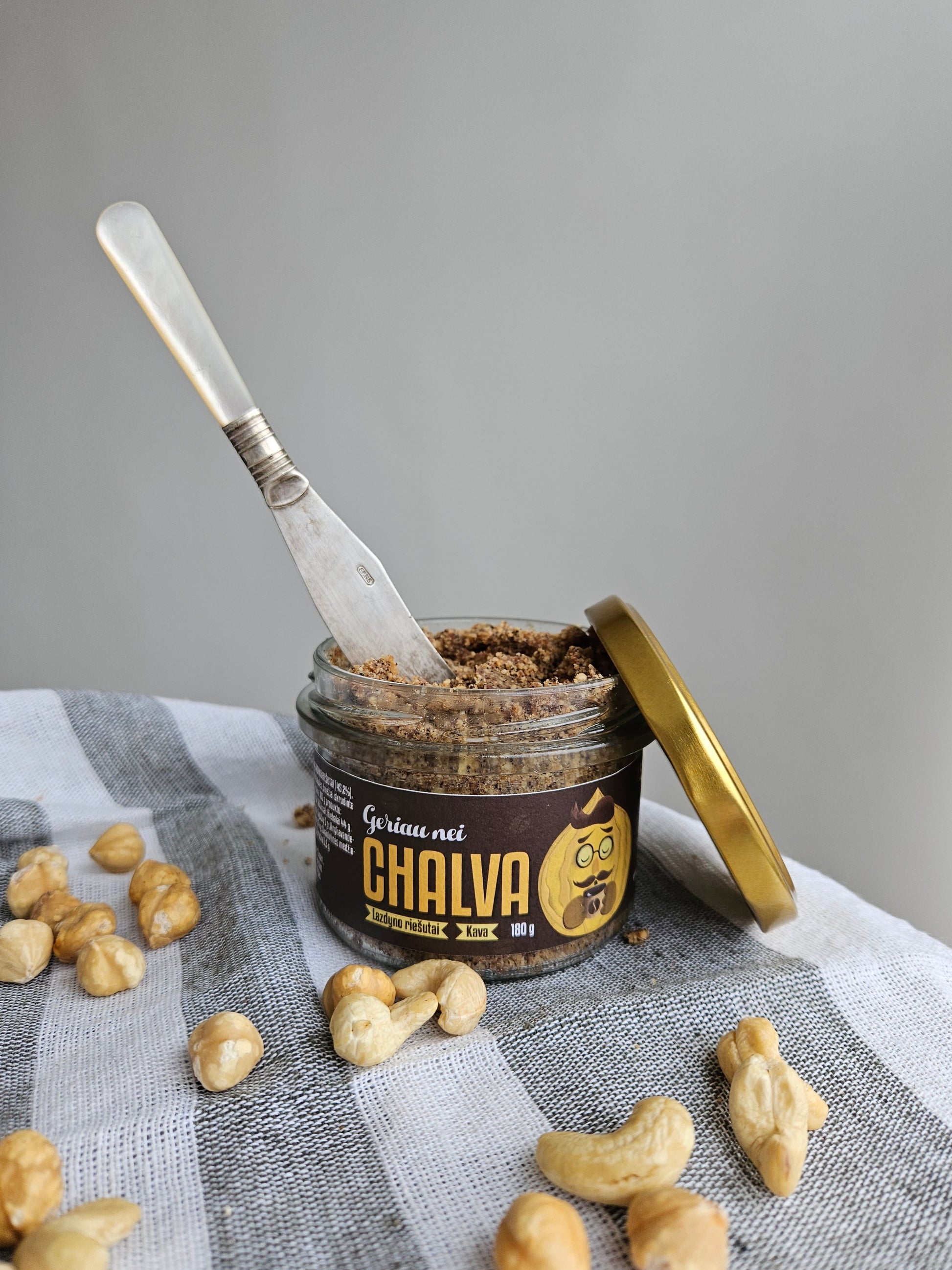 Geriau nei CHALVA (lazdyno riešutų ir kavos)