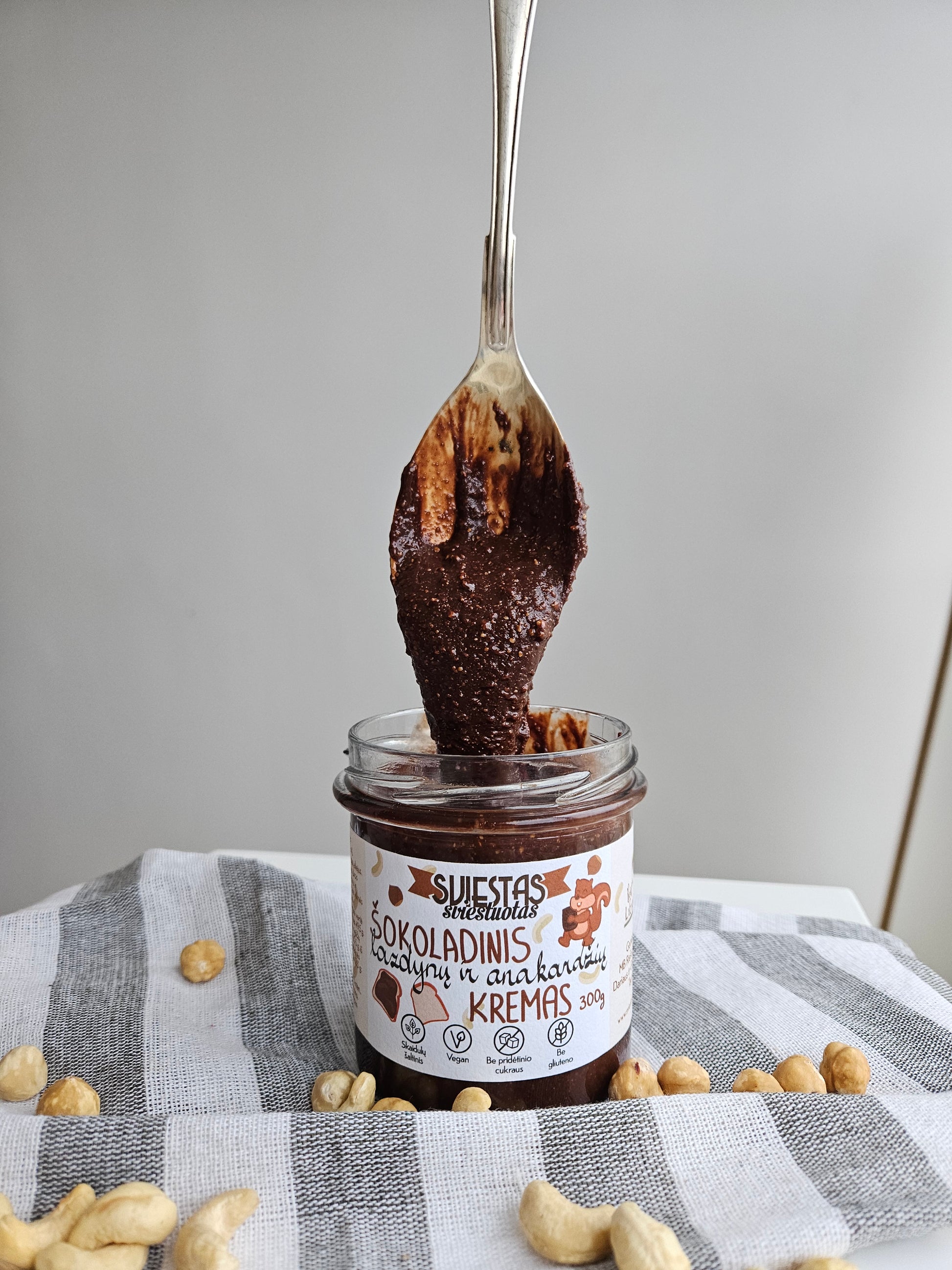 Šokoladinis lazdyno ir anakardžių riešutų kremas