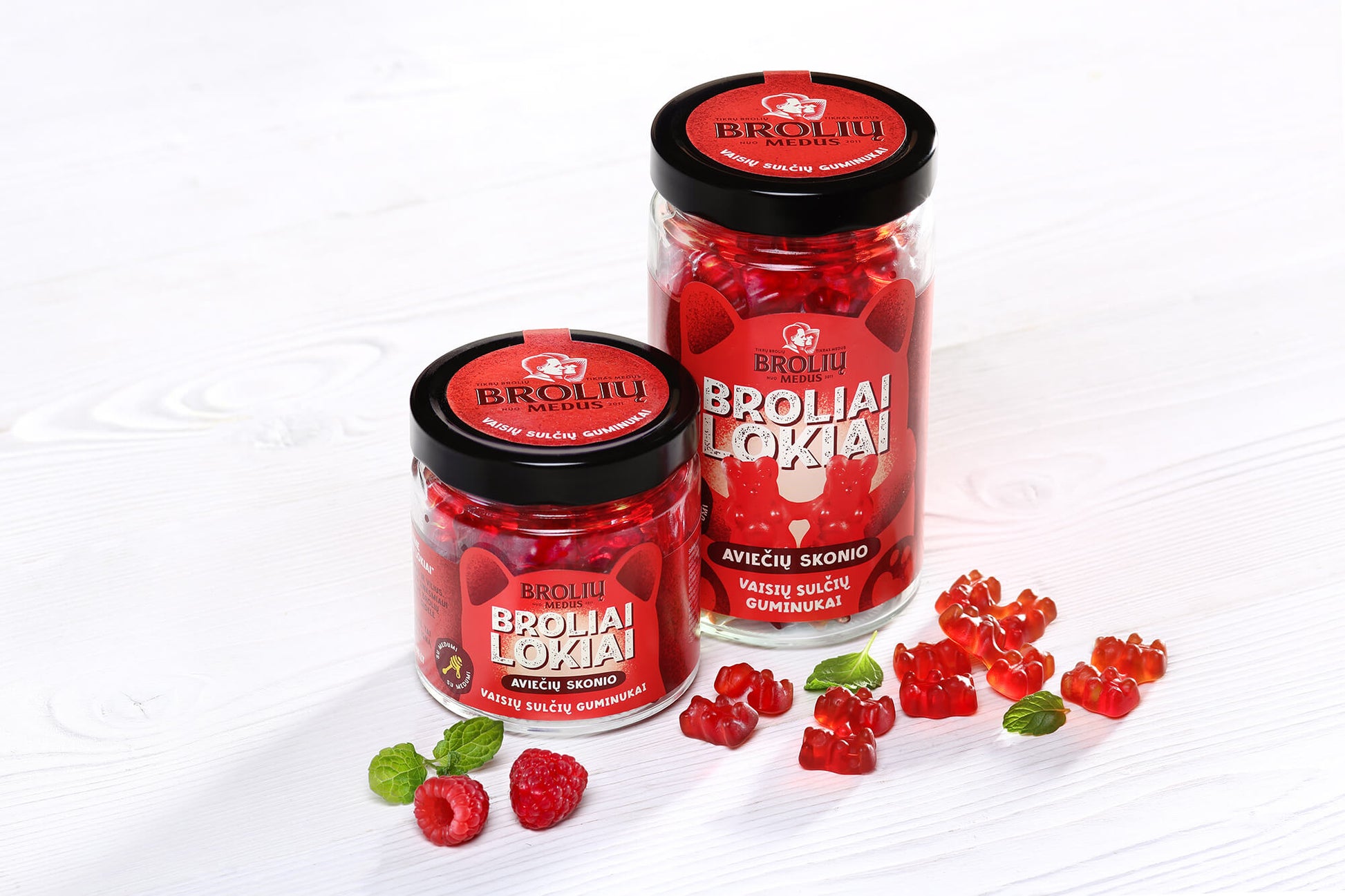 Aviečių skonio guminukai „Broliai lokiai“ stiklainėlyje