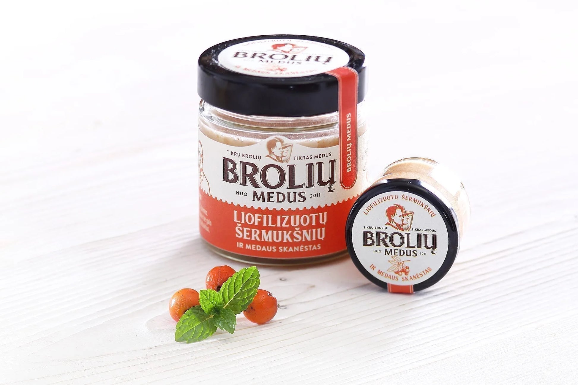 Medus su šermukšniais 200g