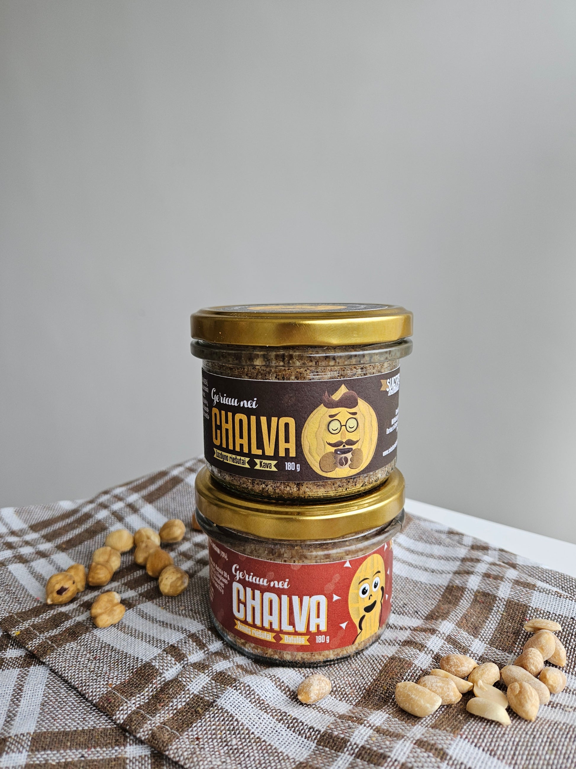 Šventinė Chalvos dežutė