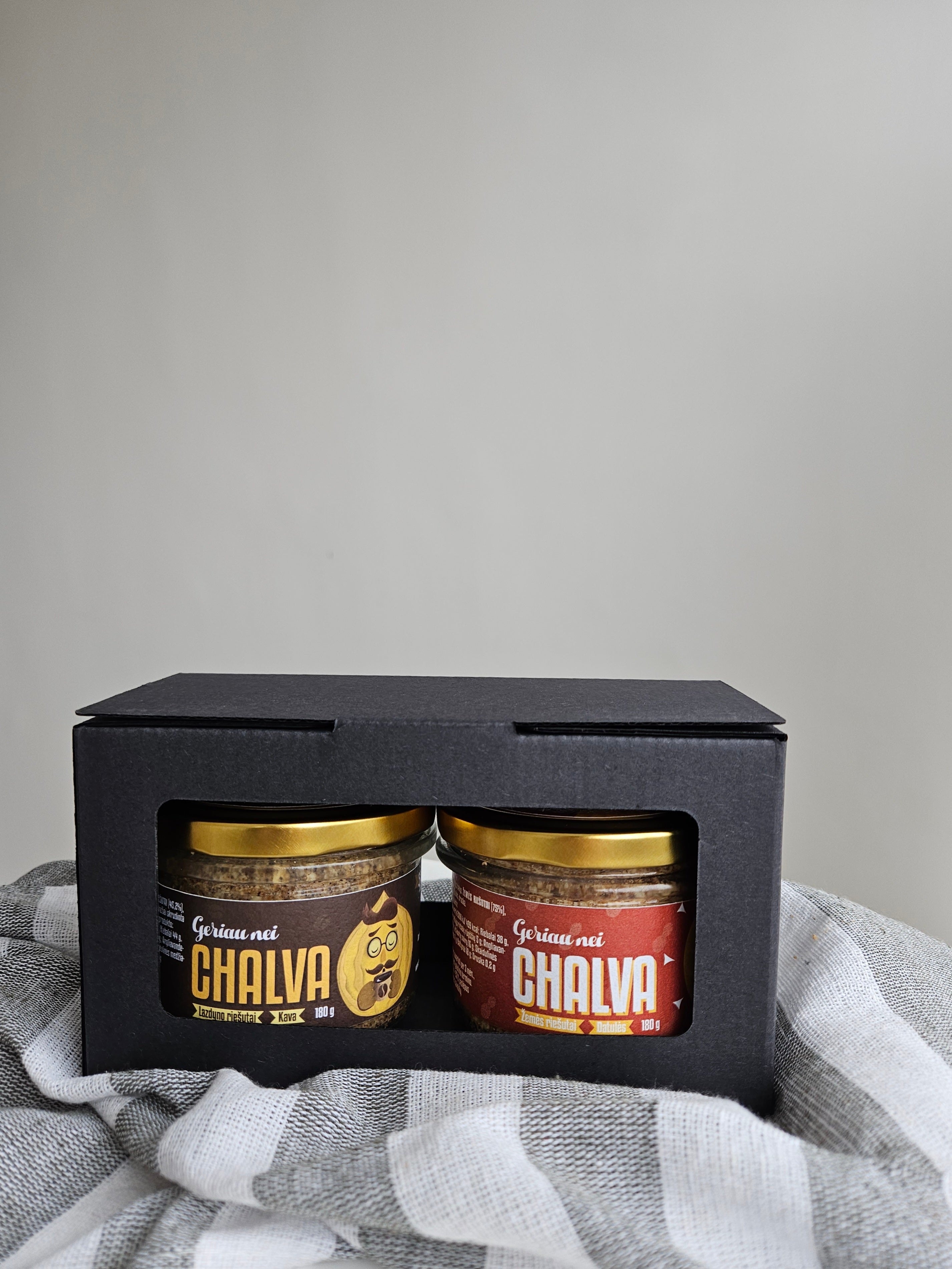 Šventinė Chalvos dežutė